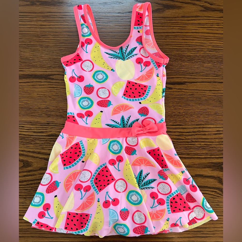 Girls Swimsuit (Size 6/7)